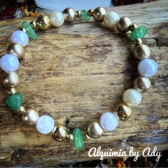 Alquimia Jewelry - Aventurine and pearls charms eclectic statement bracelet